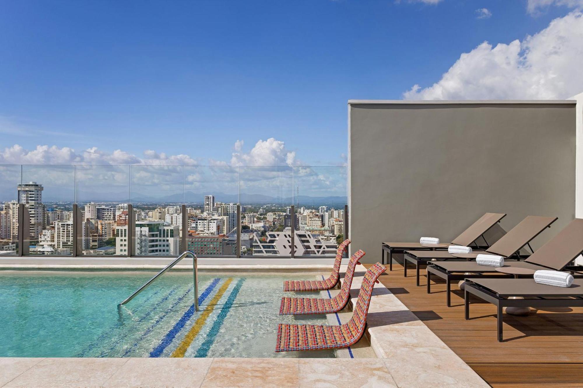 Aloft Santo Domingo Piantini Hotell Exteriör bild